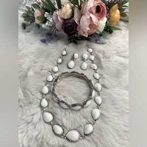 Amazing 3 Piece Napier Set. Necklace, Bracelet and Earrings